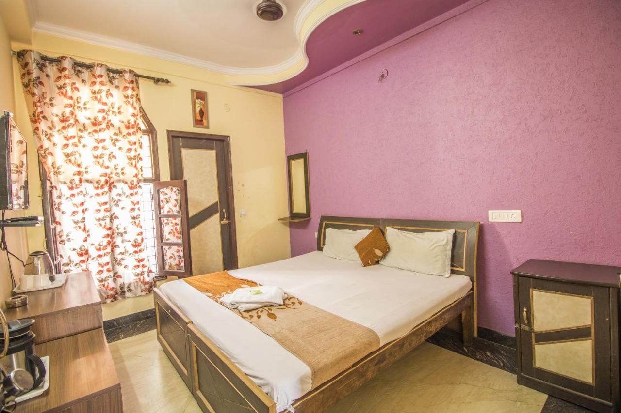 Hotel Bajaj Inn Dehradun Exterior photo